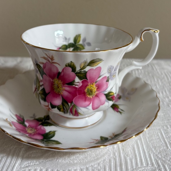Royal Albert Prairie Rose Cup & Saucer - Picture 1 of 5
